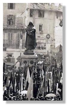 Inaugurazione del monumento a Giordano Bruno, opera di Ettore Ferrari, in una foto del 9 giugno 1889