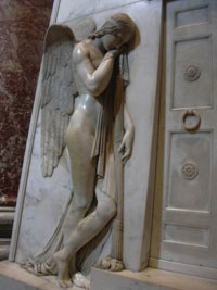 ANTONIO CANOVA, Cenotafio degli ultimi Stuart - particolare del "genio funebre", 1817-1819, marmo (Roma, Basilica di San Pietro in Vaticano) 