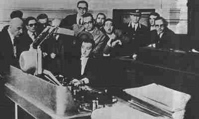 Pasolini durante uno dei suoi innumerevoli processi